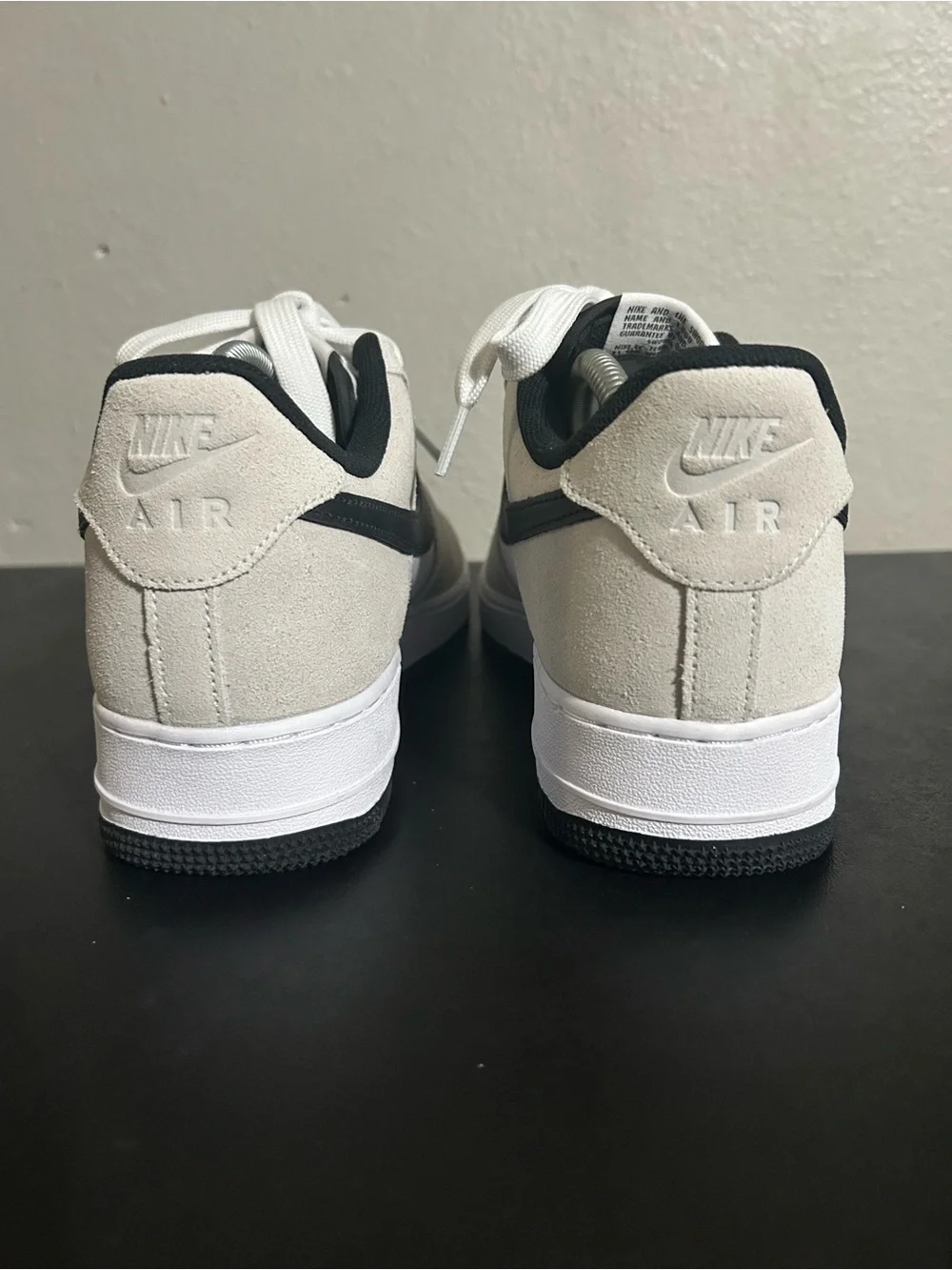 Men’s Nike Air Force One low 07 LV8 size 9